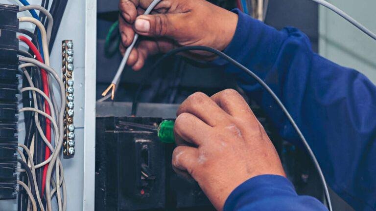 Commercial Electrician Pensacola